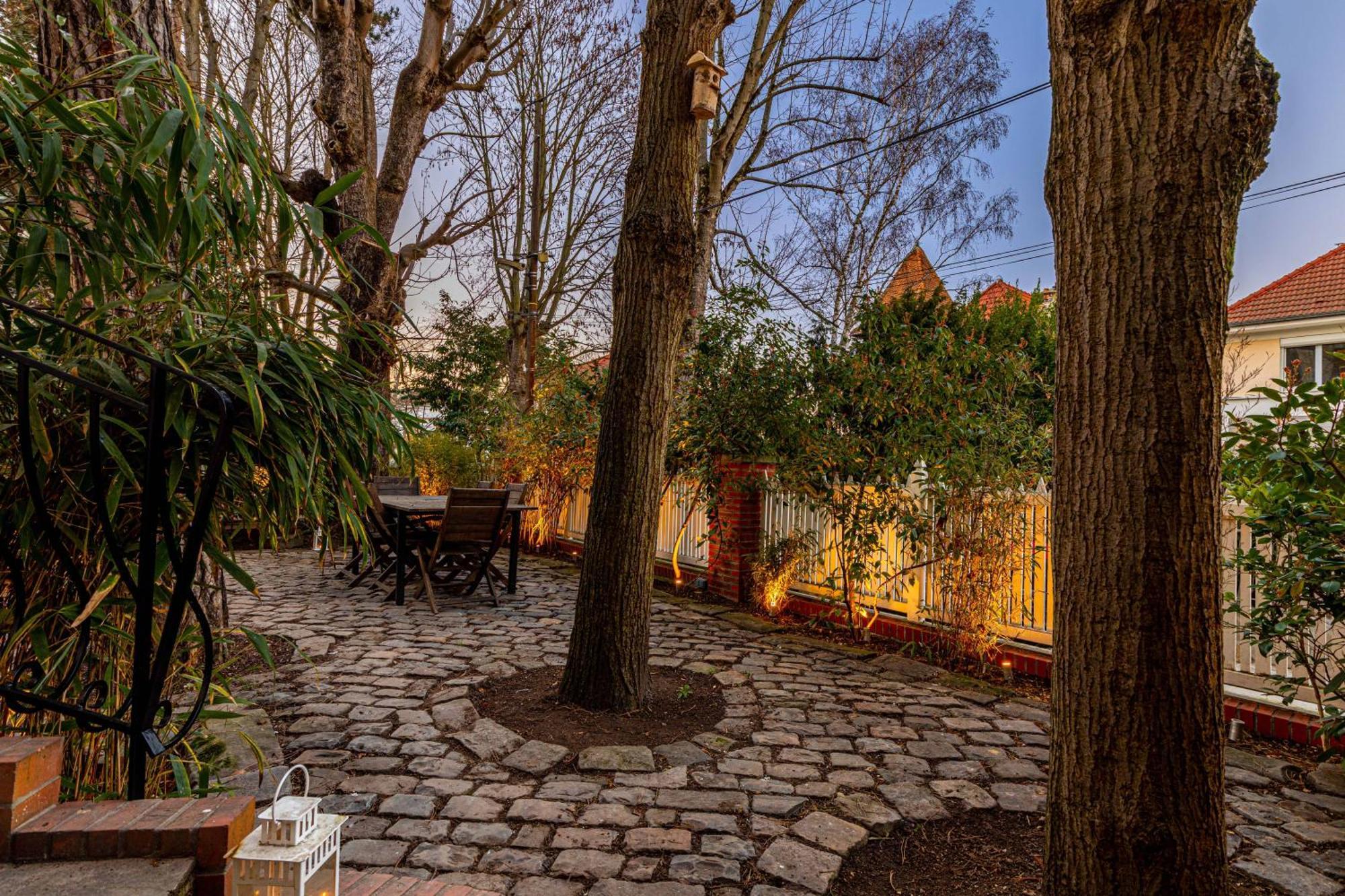 Art & Curiosity Cabinet Style Appartement With Paris View, Villa Des Ammonites Meudon Exterior photo